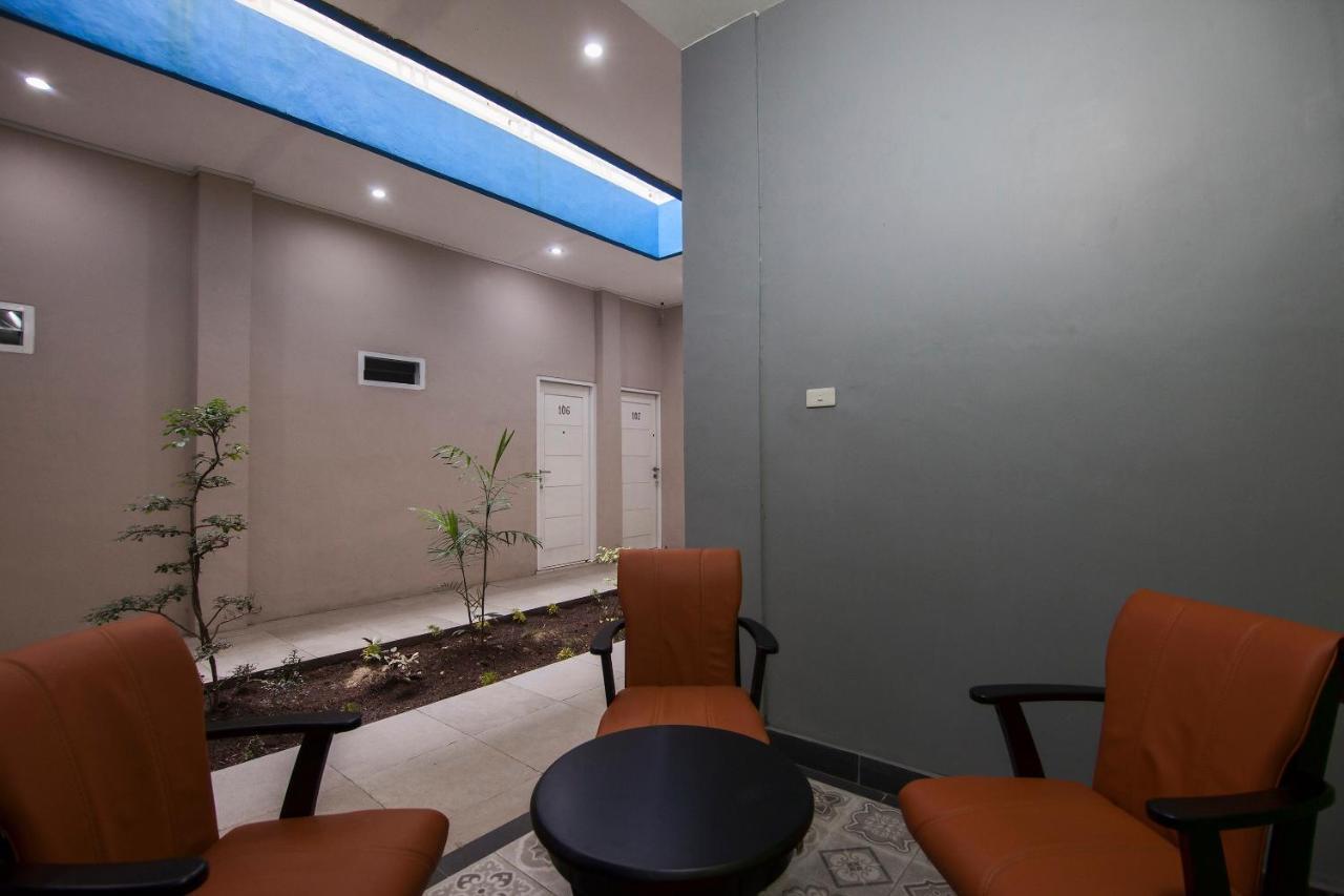 Rap Hotel Balige Exterior foto
