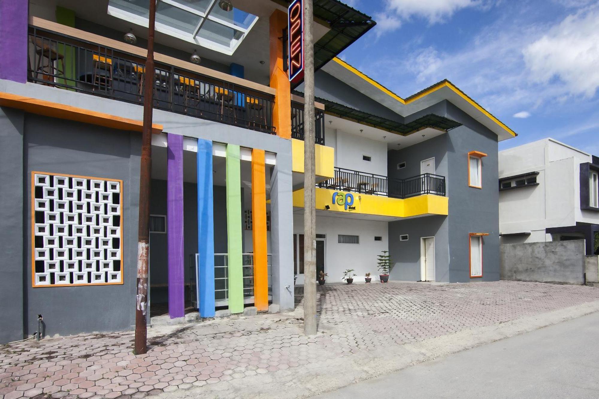 Rap Hotel Balige Exterior foto